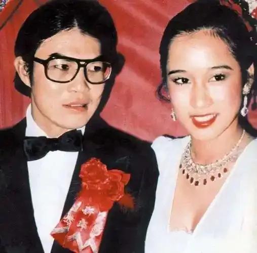 郭晶晶也没想到,79岁公公霍震霆再破天花板,让整个豪门圈沉默了