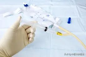 医院里“插尿管”，操作的是男医生还是女护士？会不会很尴尬？图片