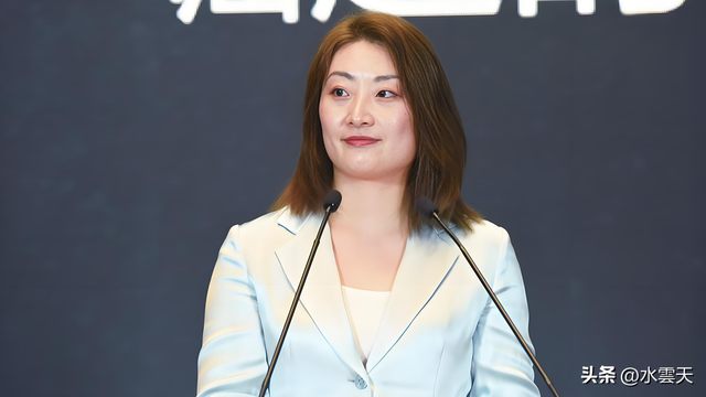 娃哈哈15年老员工说实话：宗馥莉走了，收入降了，我们盼国资接手