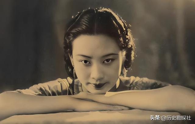 戴笠与胡蝶的真实影像，胡蝶美艳摄人心魄，戴笠面容冷峻不怒自威