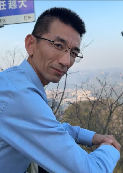 俞敏洪官宣孙东旭离职东方甄选，文案信息量大，证实董宇辉没说错