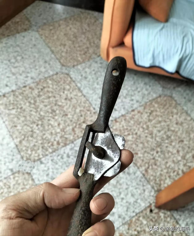 四十年前的老物件，图六是难以启齿的女性用品，全用过都已经老了