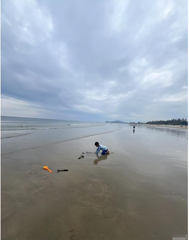 不去北海了！这里比北海净20倍，海景不输三亚！美食堪比湛江