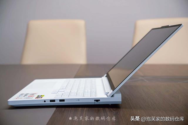 5070还是60？拯救者R9000P 8945HX+5070深度体验 白色性能再加50%