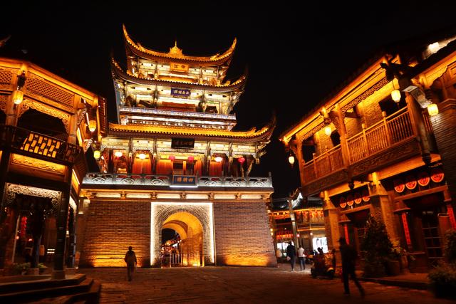 毁于地震的西昌600年古城，重获新生，明代古城拔地而起