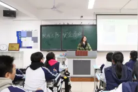 “三防”主题优秀黑板报！快来为他们投票图片