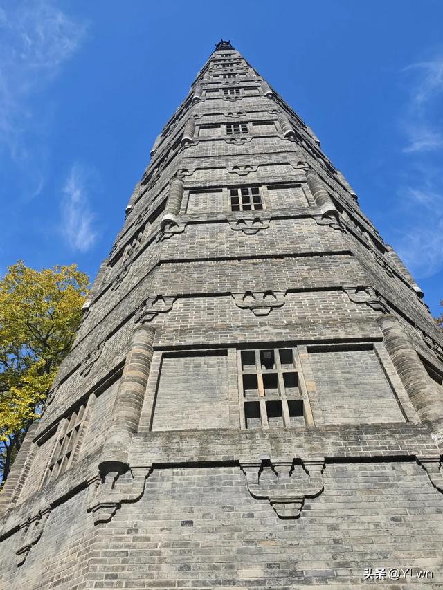 西湖景点之宝石山