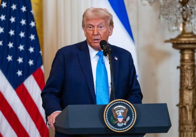 美军战机离奇坠入南海，仅仅24小时后，特朗普亲自宣布“破案”