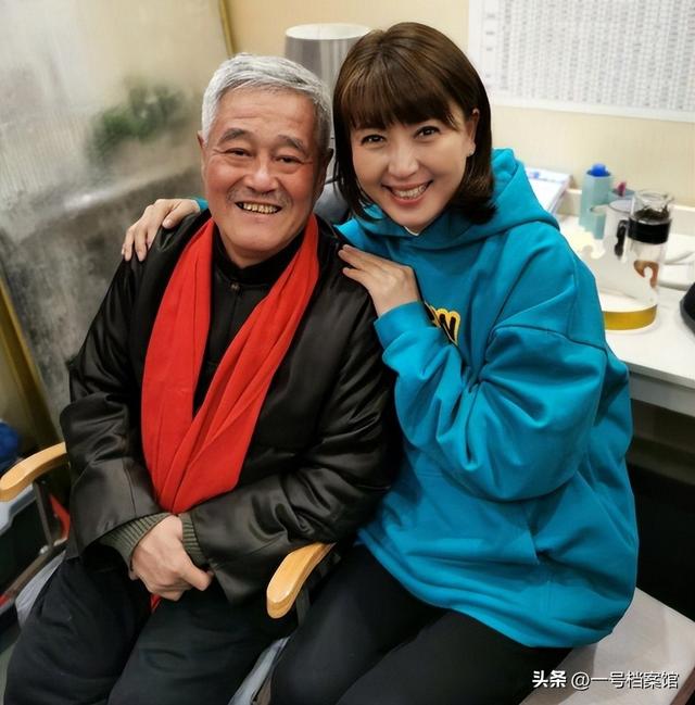 麻烦大了！被官媒点名后，闫学晶再传噩耗，这一次赵本山都受牵连