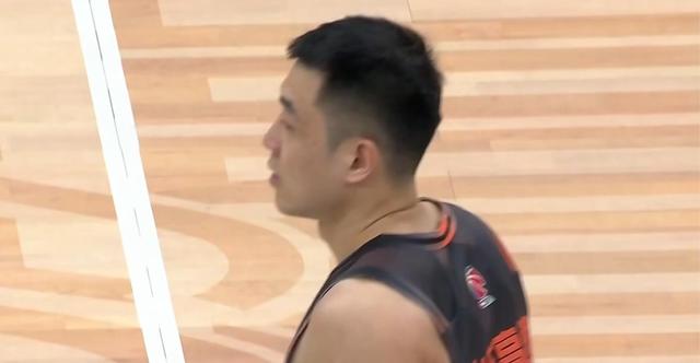 CBA连爆冷门，北京51分血洗弱旅，山东最后0.5秒被绝杀