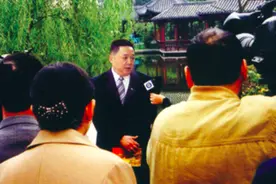 新中国成立后四川第一个百万富翁：杨祖伟靠卖蚊帐，6年挣了1百万图片