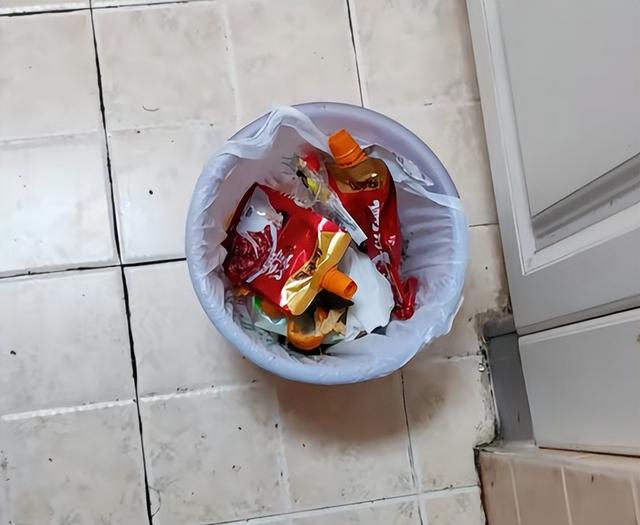 央媒点名，官方下场	，资本表态，闫学晶彻底凉凉！