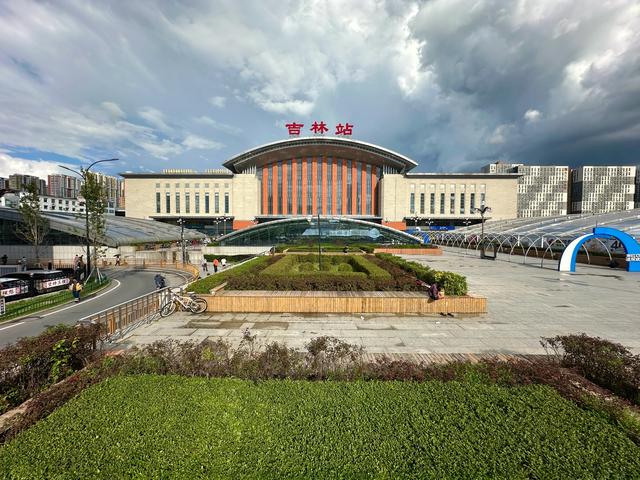 图说江城——吉林市的三十个广场