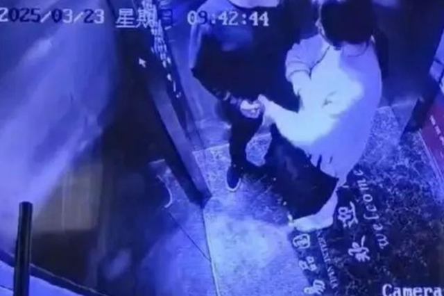 执法大队队长出轨朋友妻子，丈夫上门却遭殴打，警方曝光后才处理