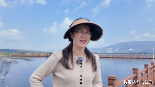 风有约 花不误 | 在异龙湖，骑进春天的画卷里