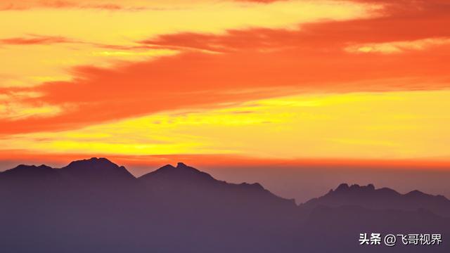 那一刻，金顶披霞