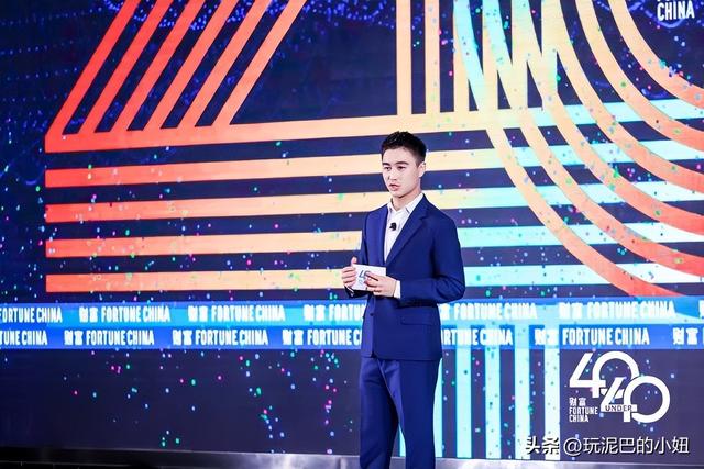 何猷君“霸总”人设崩塌，拖欠工资恶心一幕上演，员工举步维艰