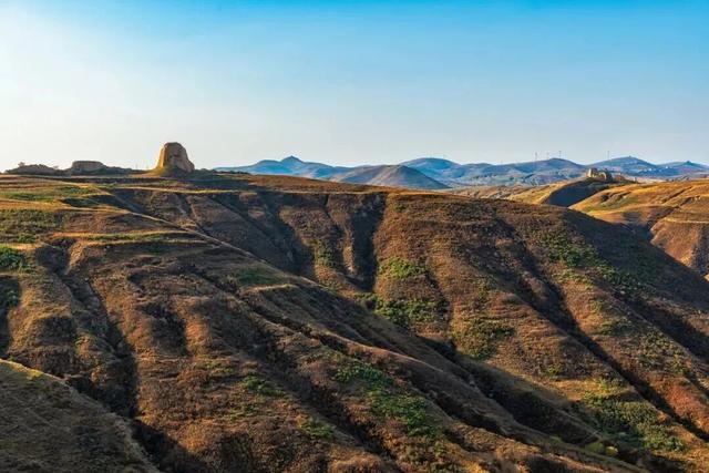 长城一号旅游公路：千年烽燧廊道品读长城千年风华