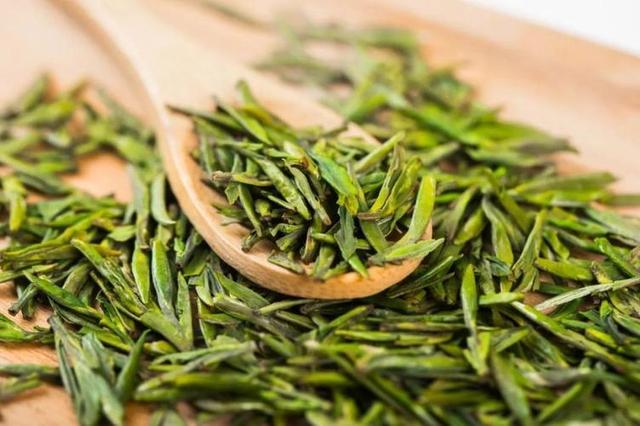 年过65岁要少喝茶水？医生坦言：不想住进病房，这6种茶不要多喝