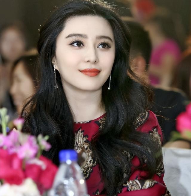 再迎噩耗！闫学晶被举报偷税，证据已提交机关，这次恐有牢狱之灾