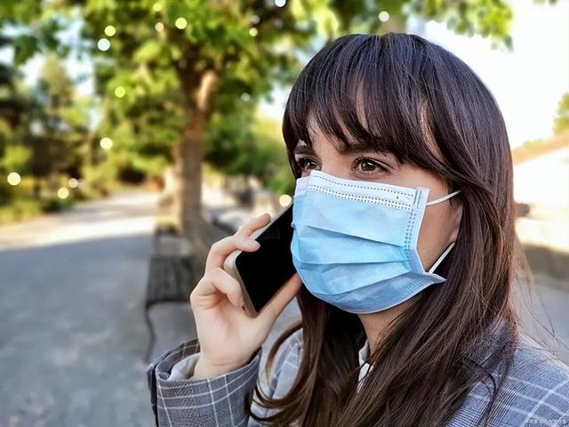 张文宏：天冷坚持戴口罩的人，过不了1年，身体或会有9大变化