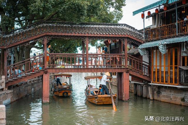 与周庄、西塘、南浔等相比，上海朱家角古镇如何