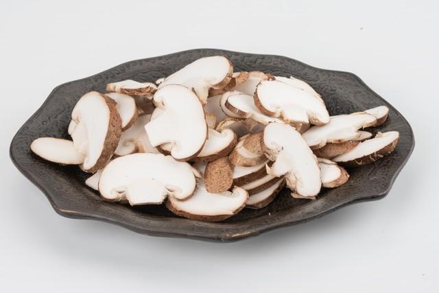 它是唯一含维生素D的蔬菜，又是“天然硒库”，老人孩子要常吃