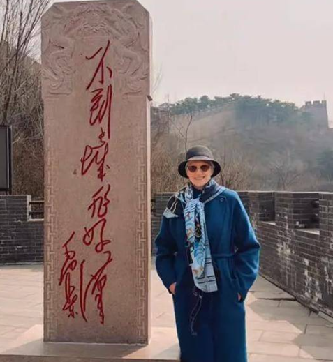 马斯克母子化身中国代言人，喊话老外都该来中国看看，原因很现实