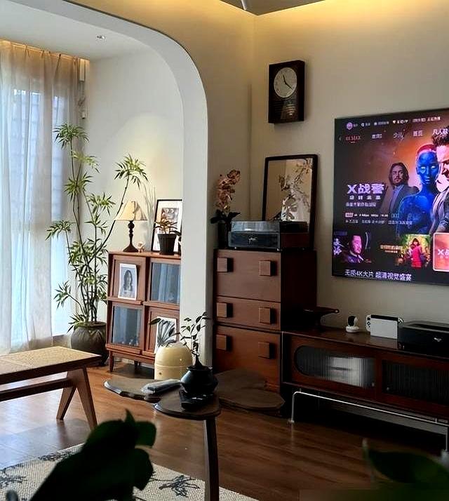 茶几已经退出中国家庭了。现在流行这种做法,美观还实用