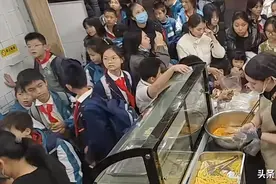 肥娟夫妇火了，为什么一条街没有人眼红？甚至还受到整条街喜爱？图片