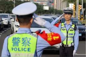 一年违规罚款将近2000亿！而交警的工资由国家发放，那钱都去哪了图片