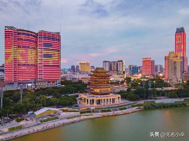 广西南宁和柳州都去过，作为一名游客，两者一对比，我更喜欢柳州