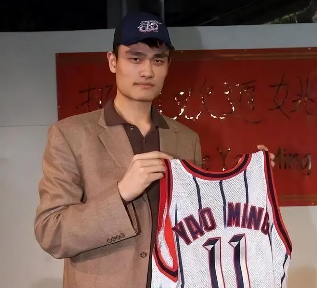 姚明做梦也没想到，15岁的女儿，如今仅凭一个举动就给他长脸了