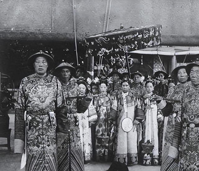 根本不算男人！清朝太监回忆：妃子洗澡不用手和避讳太监	，侮辱人