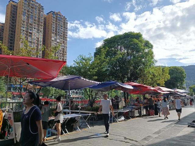 难忘宣恩的美食和夜景,还有白嫖了7小时停车场