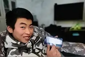 上海富豪高调寻子，发现19岁儿子聋哑拒相认，养父：我养不了了！图片