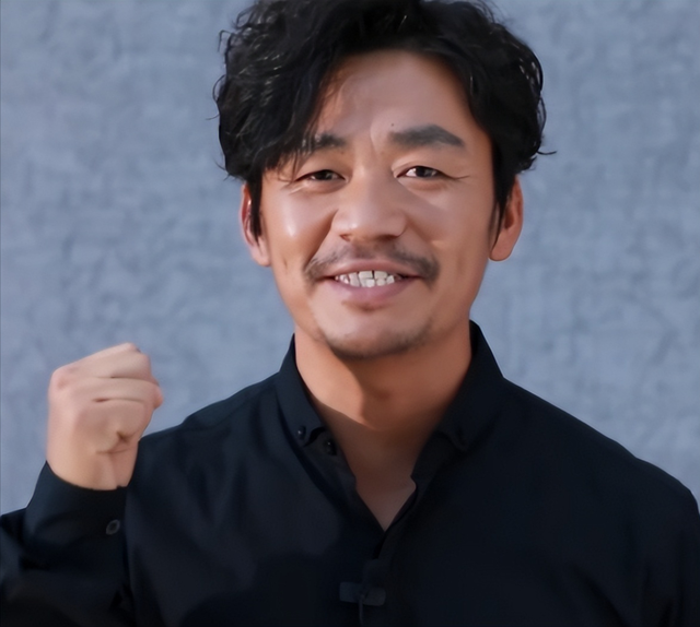 王宝强儿子已长大，是谁的亲儿子一目了然，观众：太像了