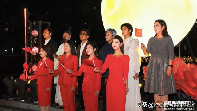 视频多图重温临夏市中秋音乐诗会，蝴蝶桥畔的双月，照亮了多少人的乡愁，绝美～