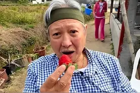洪金宝71岁了，却被儿子曝出这样的近况，网友：太让人心疼了！图片