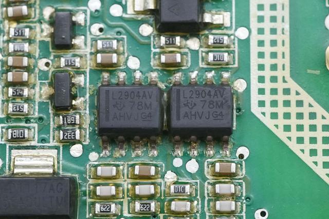 重达18斤的大块头，内部全是灰，麦格米特15kW充电模块拆解