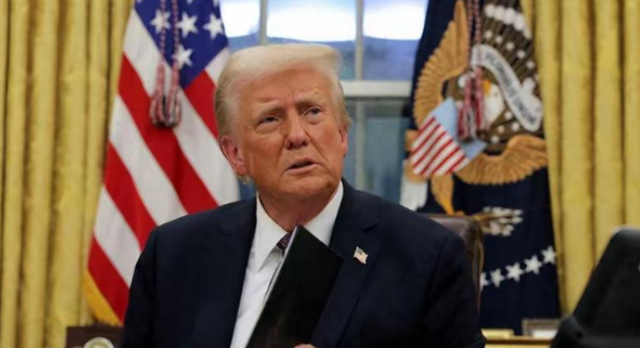 中方霸气反制，人民日报通告美国，特朗普忍气吞声，不愿取消访华