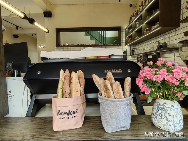 留法博士在小渔村开面包坊值不值?