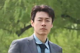 41岁男演员哽咽回应送外卖：借钱度日图片