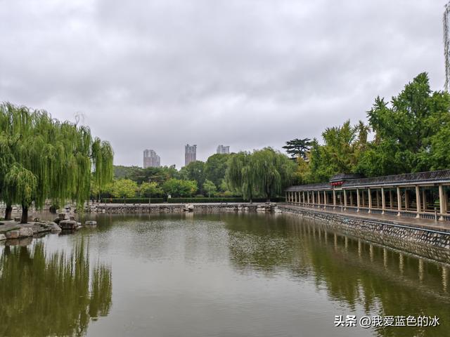 邯郸丛台公园最大的亮点就是里面的一座造型奇特的城堡