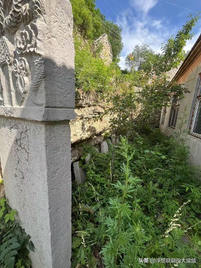 章丘官庄西南峪，和西周峪一样也是座美妙且质朴的古村