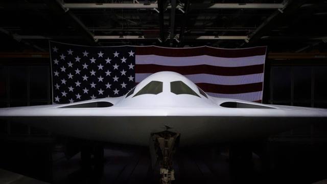 AI革命降临战略轰炸：B-21突袭者配置暴露美第六代战机自主化水平