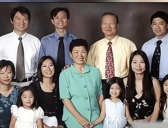 曾仕强离世7年，家人过得怎么样？夫人92岁仍健在，儿子事业有成