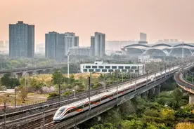 今日起，新塘站增开往汕头、长沙南等多趟列车，广铁实施第二季度列车运行图图片