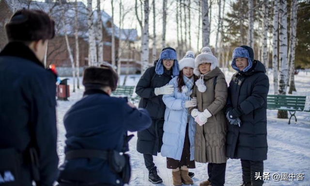 哈尔滨赢麻了！单日接待 140.5 万人次， "宠客狂魔"暖哭南方游客