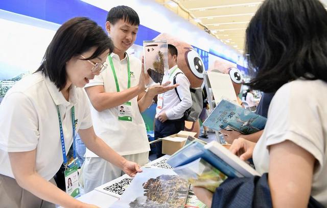 “玉米芯”变“环保鞋”！杭企黑科技获国际嘉宾点赞
